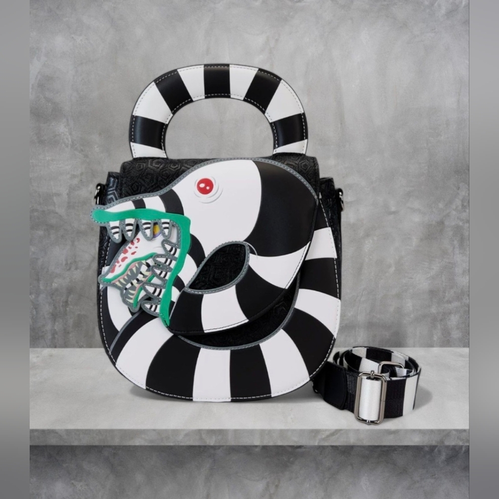NWT Beetlejuice Sandworm Crossbody Loungefly 🖤